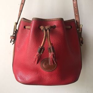 DOONEY & BOURKE VINTAGE LEATHER RED BUCKET CROSS